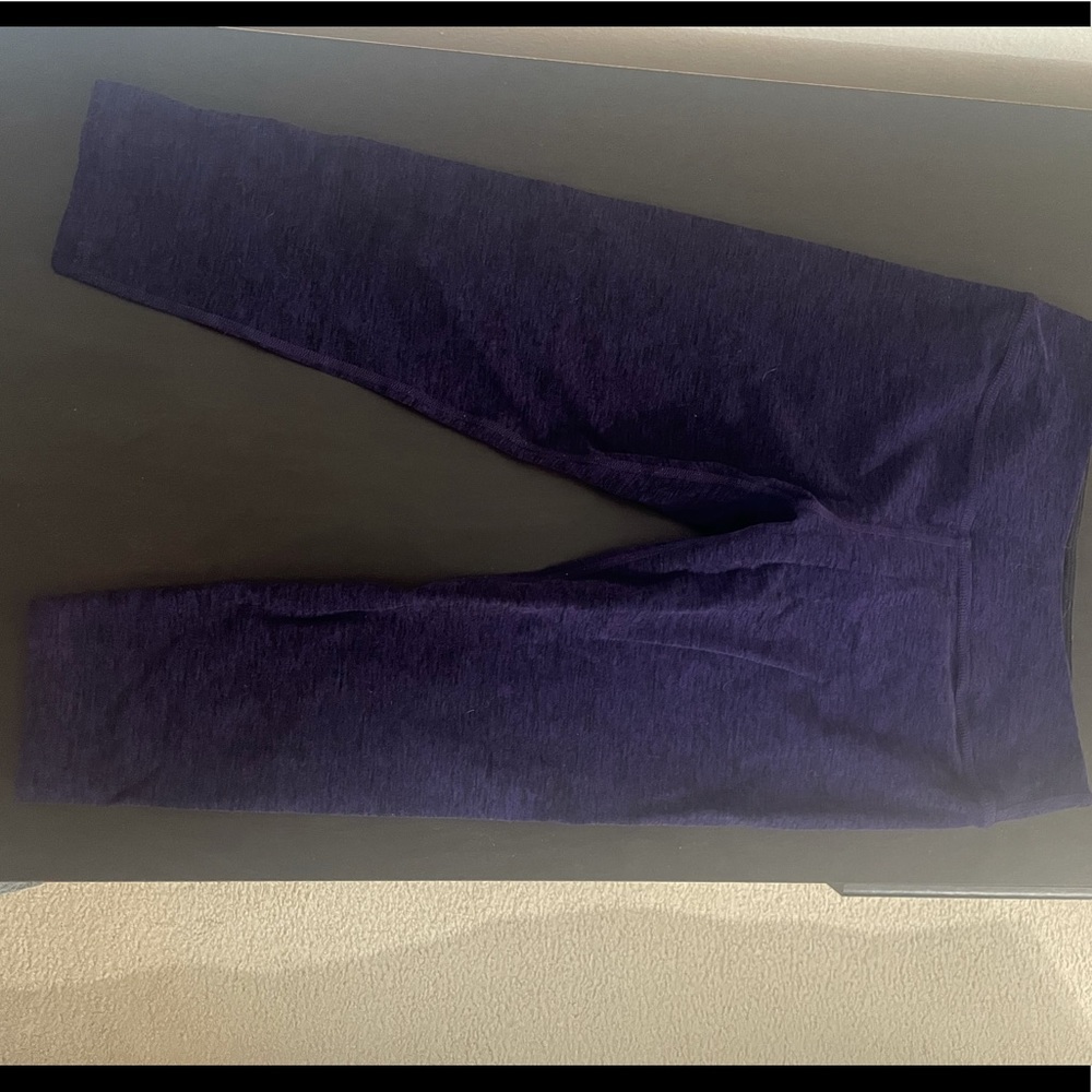 Beyond yoga size M crop leggings.